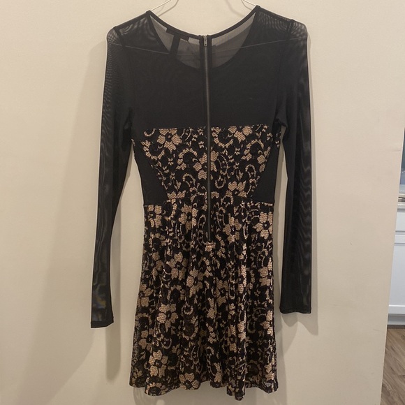 Gold and black New Years Eve dress - Picture 4 of 4